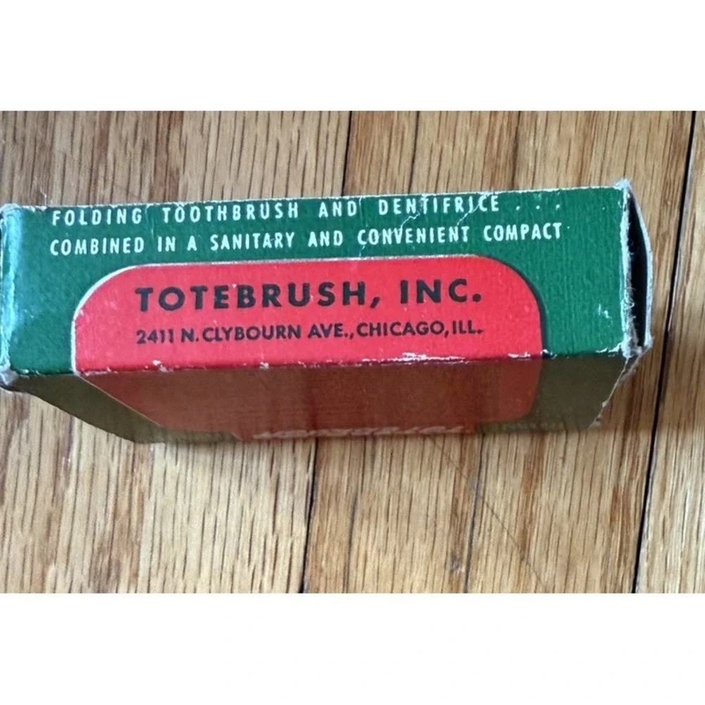 Vtg 40s Totebrush Travel‎ Toothbrush Kit Folding Toothbrush & Case ORG Package
